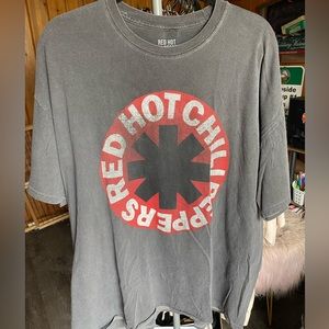 UO Red Hot Chili Peppers tee